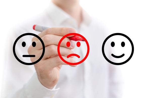 man-giving-negative-feedback